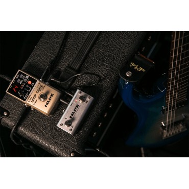 Pédale looper et boîte à rythmes Nuxavec pédalier 2 voies