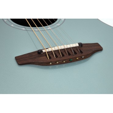 Guitare Ovation électro-acoustique Pro Series Ultra Mid-Depth Non-Cutaway Yukon Spray